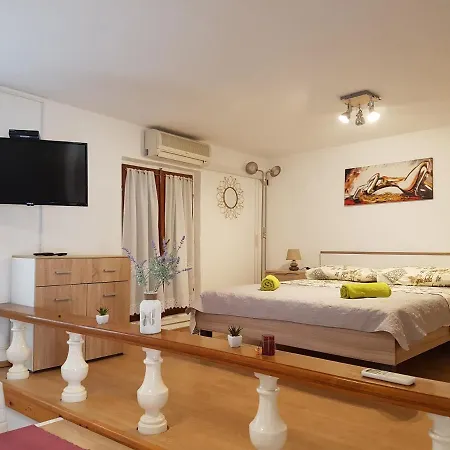 Studio Apartman Apartment Jezera