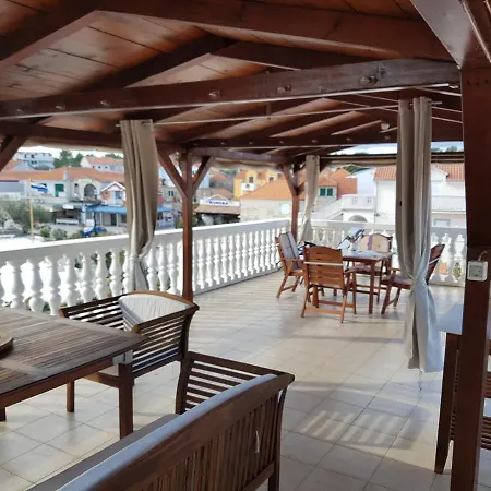 Appartement Studio Apartman Jezera