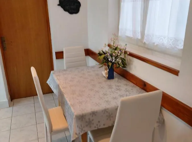 アパート Studio Apartman *